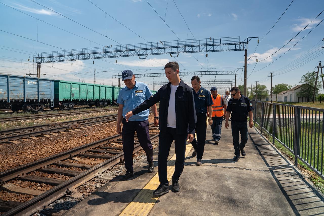 Бозшакөл станциясында жолаушылар платформасы жаңартылды