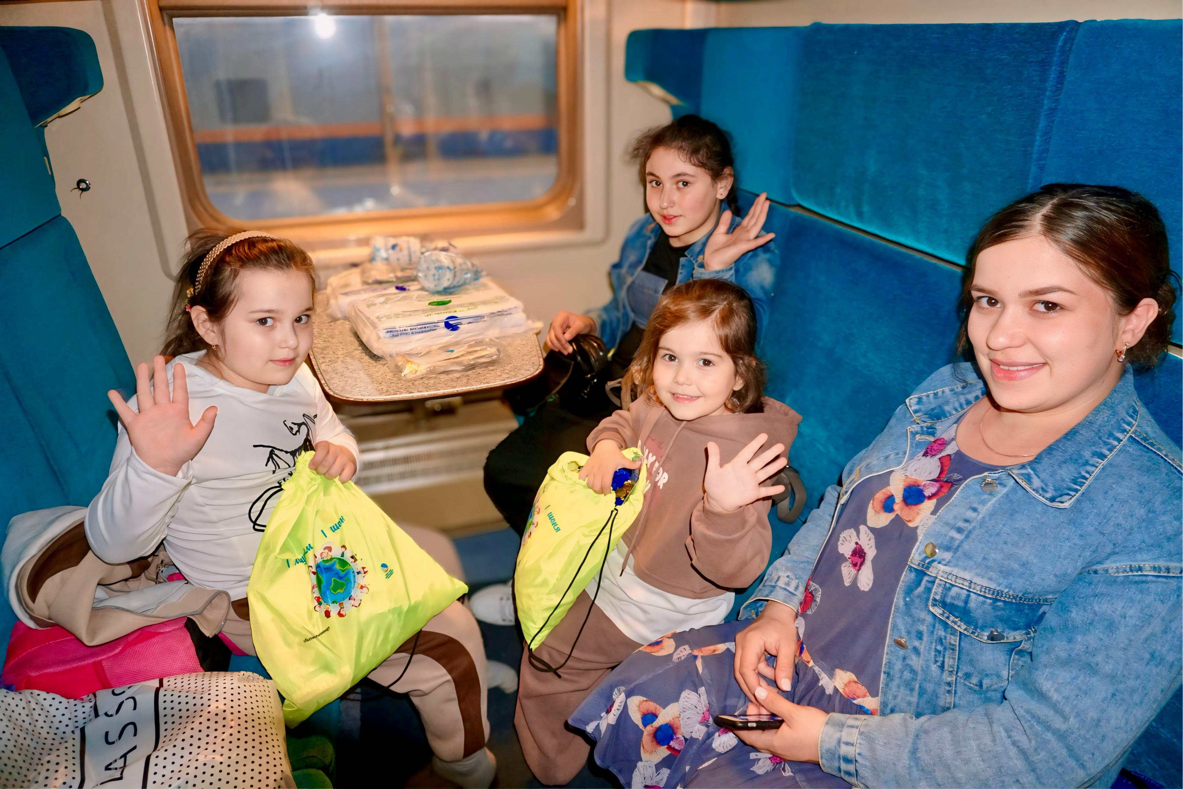 The national carrier held a campaign to present gifts to young passengers on Children's Day