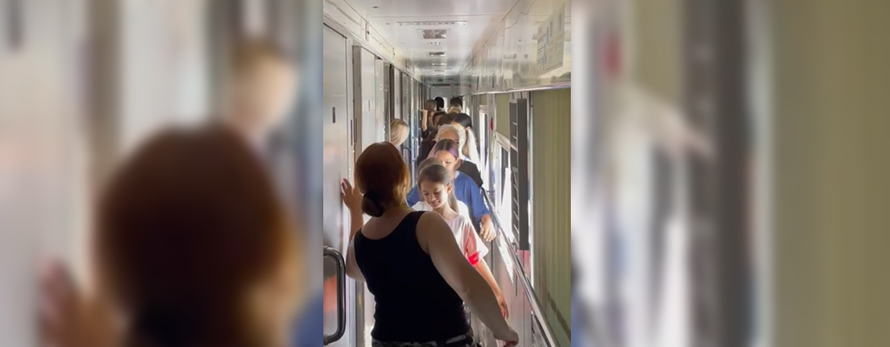 Morning exercises of young talents amused train passengers