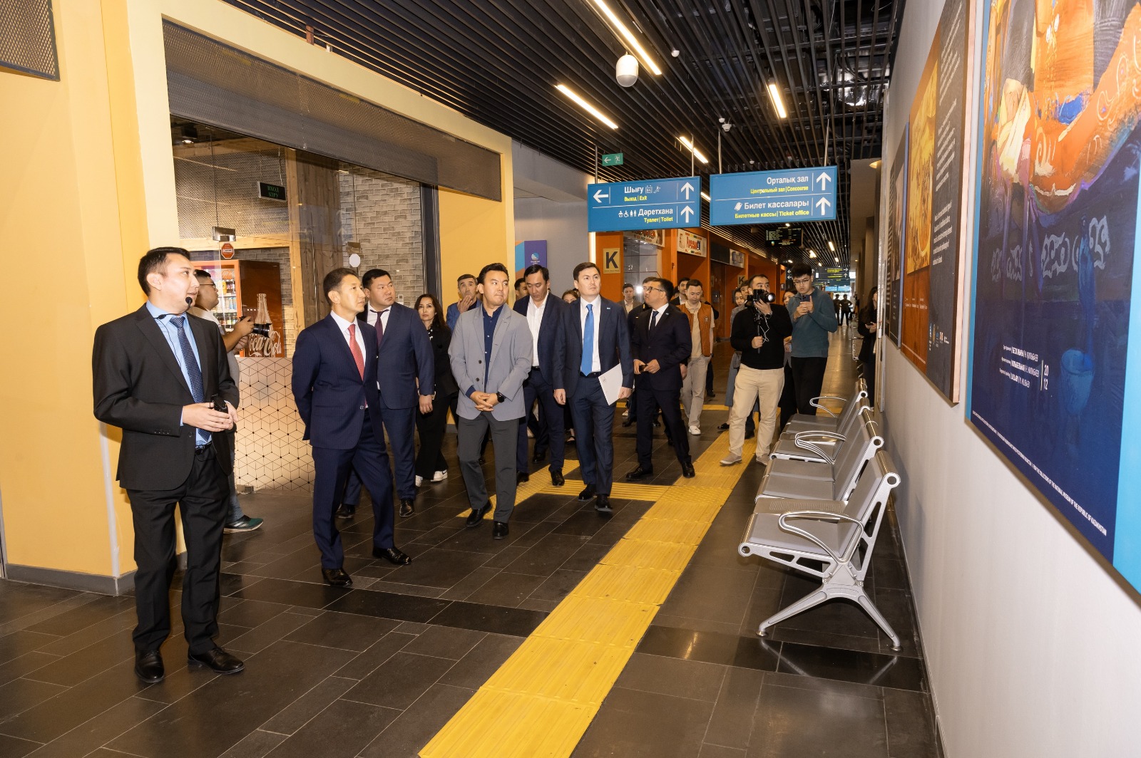 A collection of unique materials of the National Museum of the Republic of Kazakhstan decorated the Nurly Zhol railway station complex