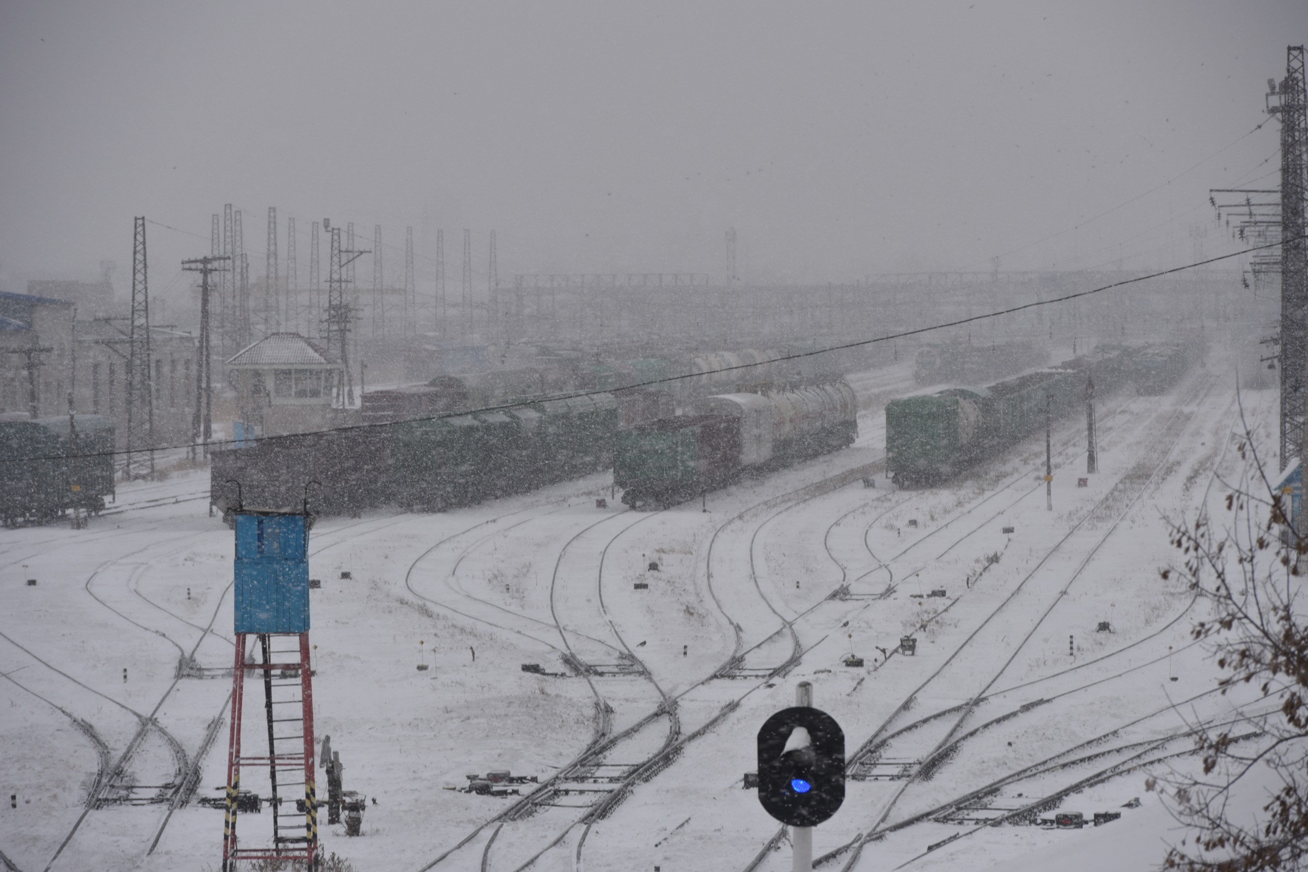 КТЖ обеспечивает бесперебойное движение поездов в условиях экстремальной непогоды