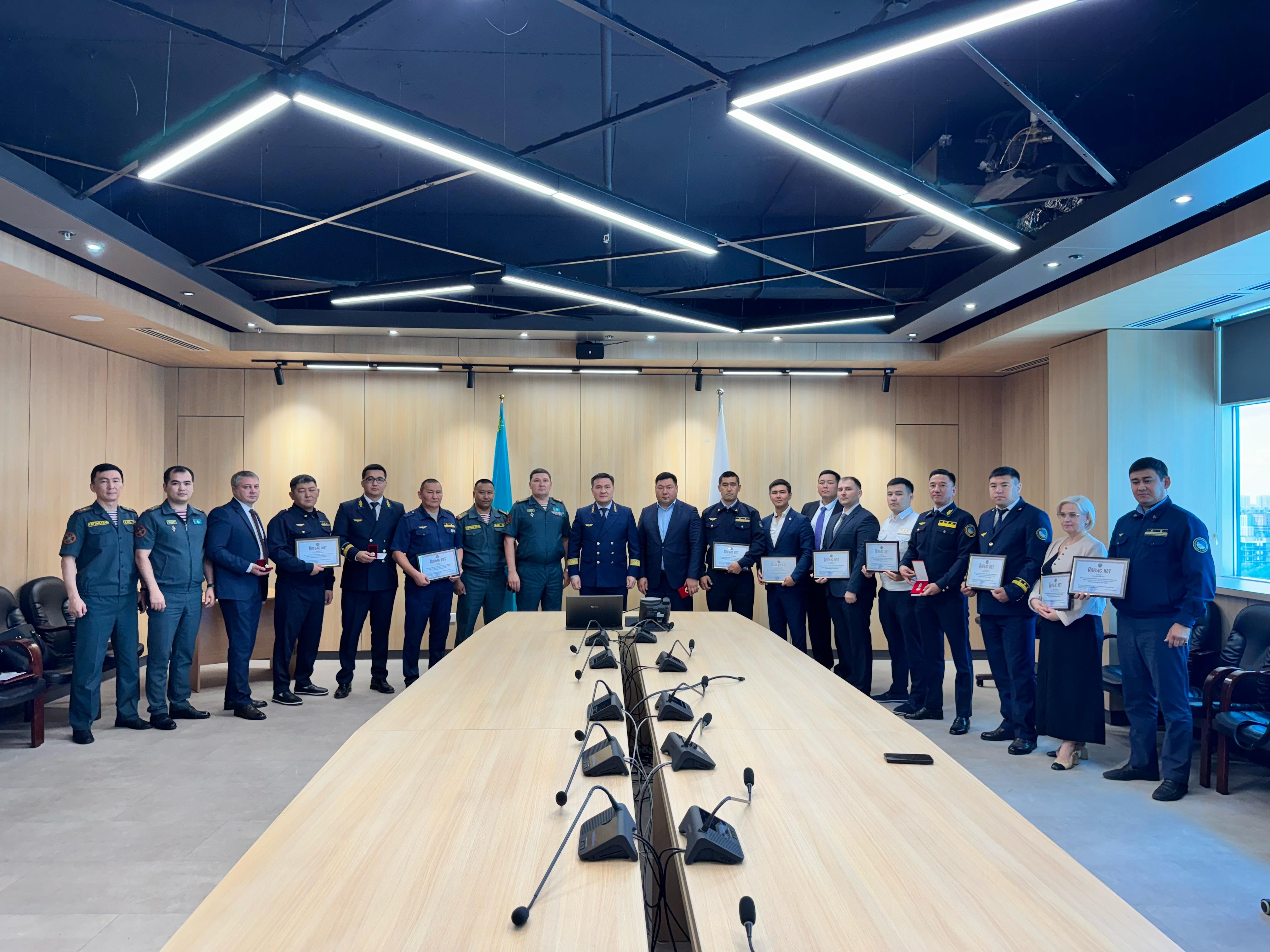 Заслуги железнодорожников отмечены наградами МВД РК