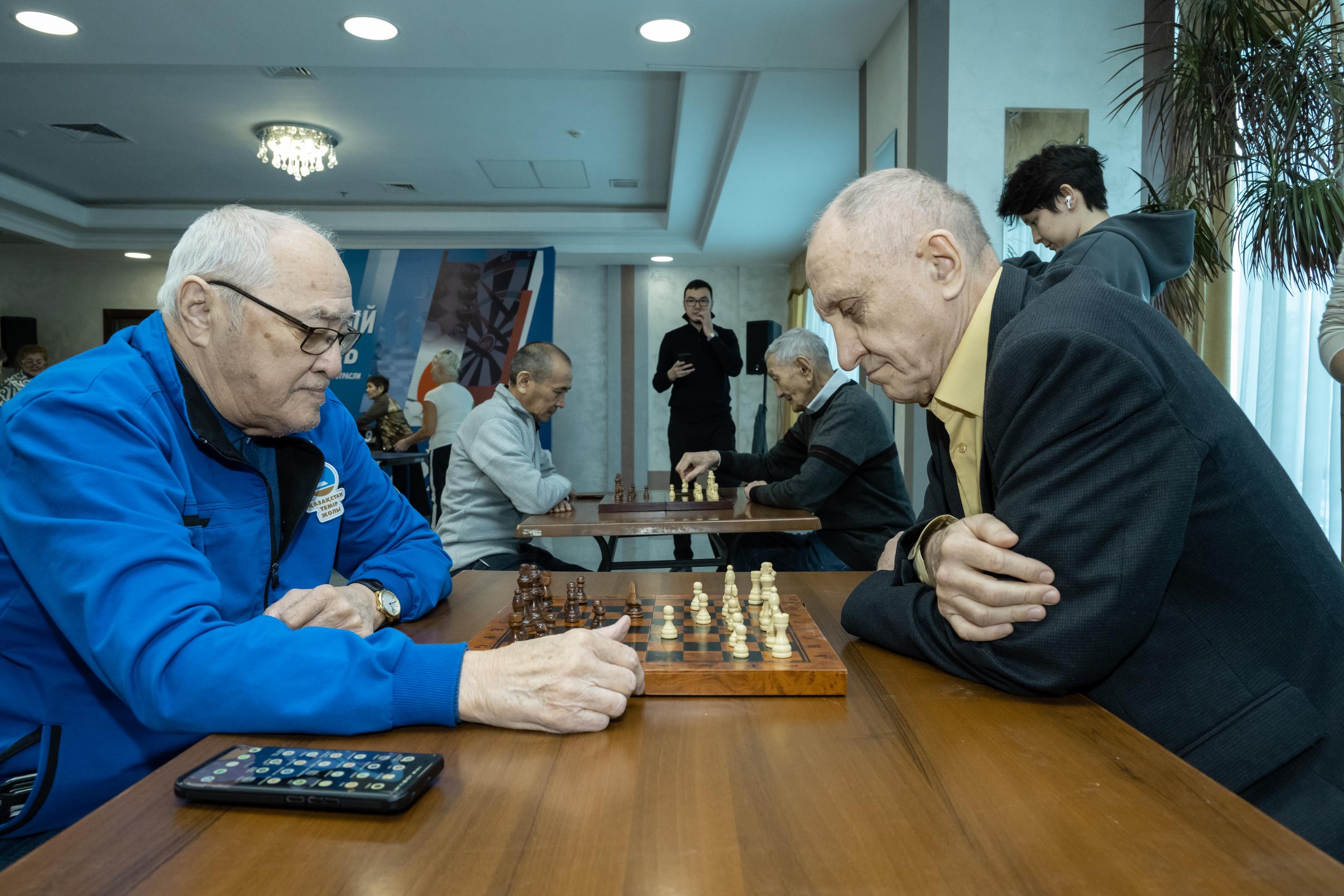 Ветераны КТЖ показали спортивный дух накануне Нового года