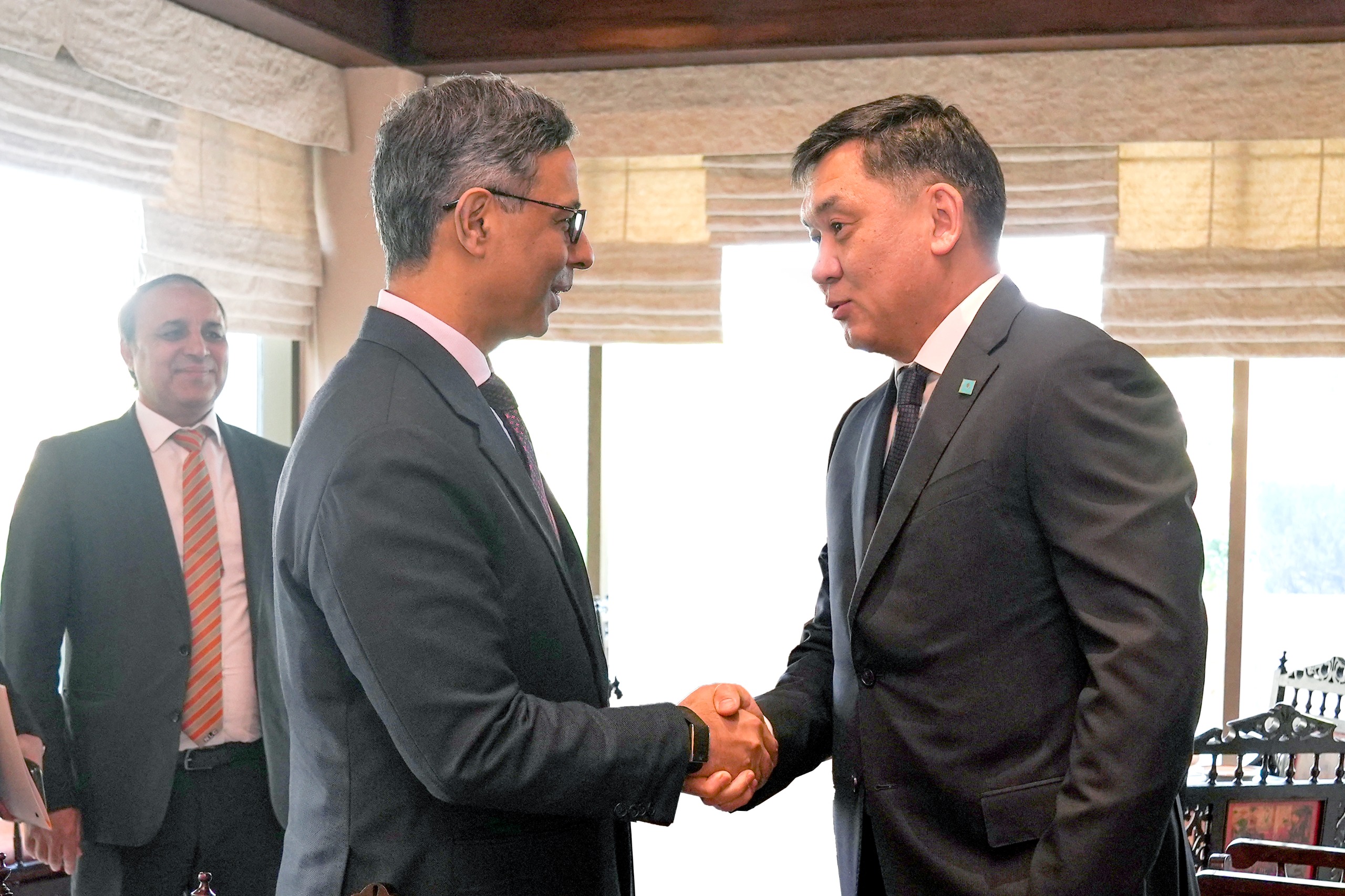 Казахстан и Пакистан договорились о развитии мультимодальных перевозок в направлении Север-Юг