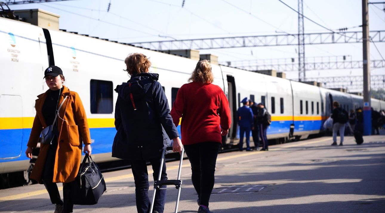 Нацперевозчик продлевает скидки на ж/д билеты до зимы