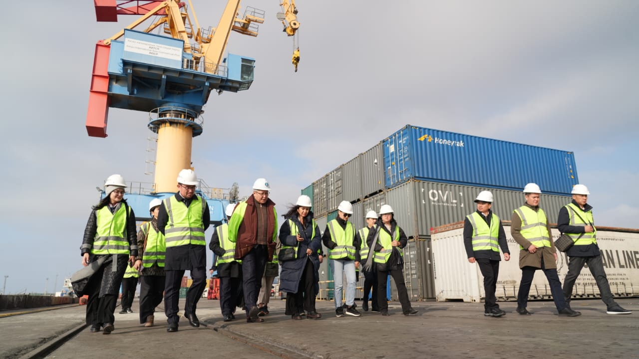 Экспортеры ознакомились с инфраструктурой портов и терминалов Мангистауского региона и обсудили перспективы развития ТМТМ