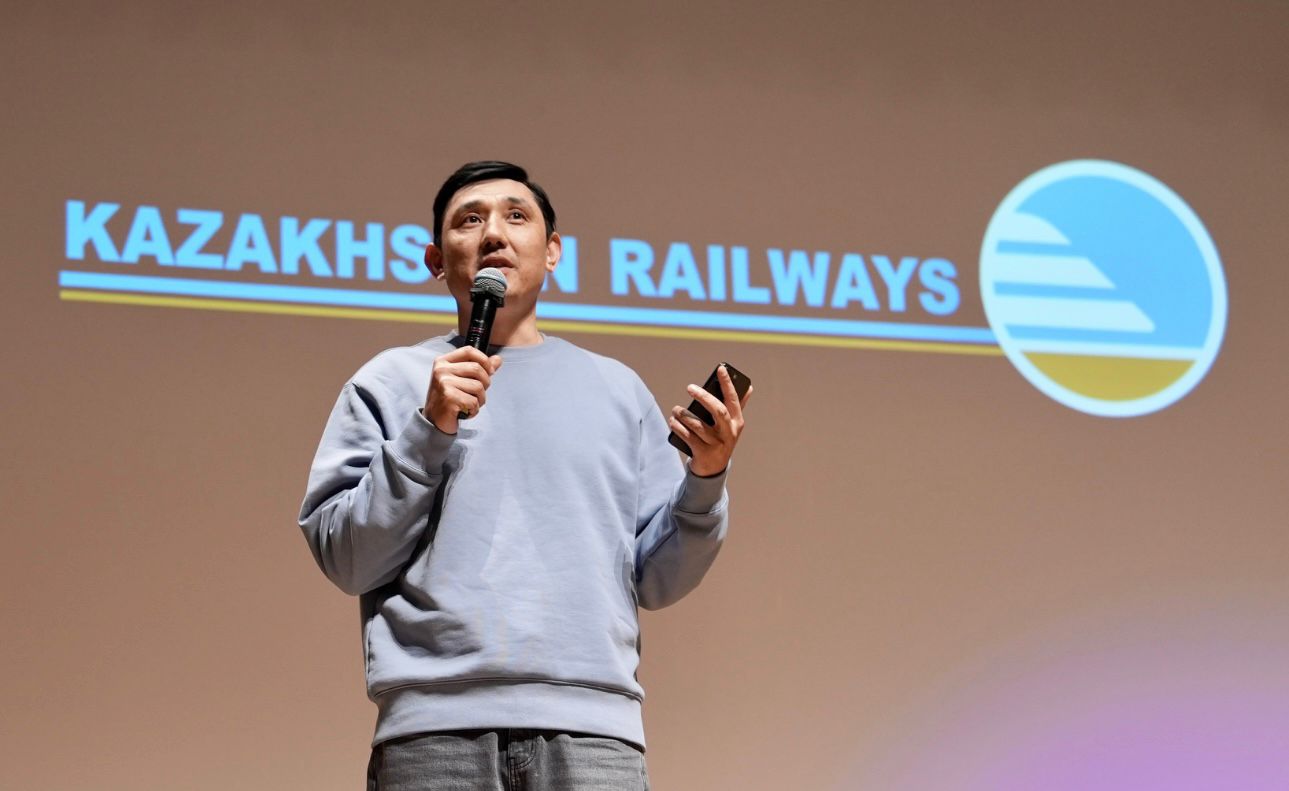 Студенты, ИИ и КТЖ: на площадке отраслевого хакатона презентован прототип цифрового двойника локомотива